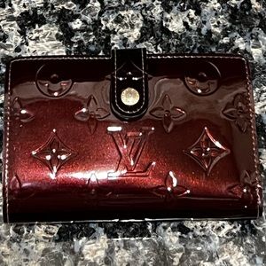 💎 RARE 💎 Auth. Louis Vuitton Amarante Monogram French Wallet